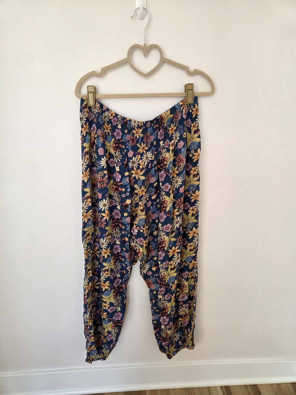 *NWT* LOTUS & LUNA Floral Pants - Picture 9 of 9